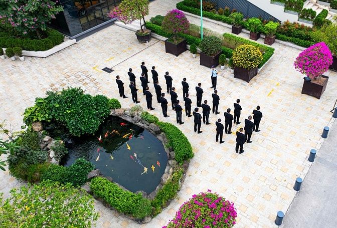 Bảo vệ bệnh viện bao ăn 4 bữa lương 10tr