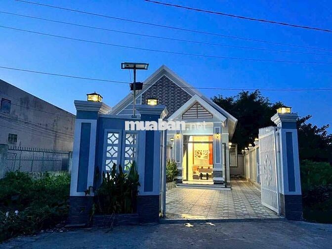 Cần chuyển nhượng lại một căn biệt thự mới full nội thất