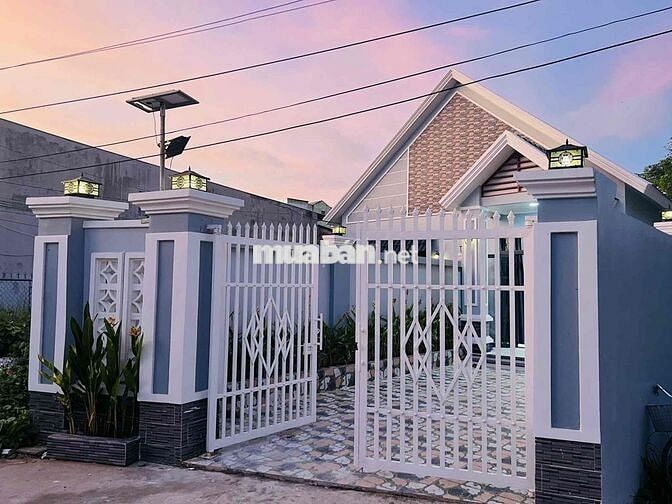 Cần chuyển nhượng lại một căn biệt thự mới full nội thất