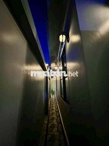 Cần chuyển nhượng lại một căn biệt thự mới full nội thất