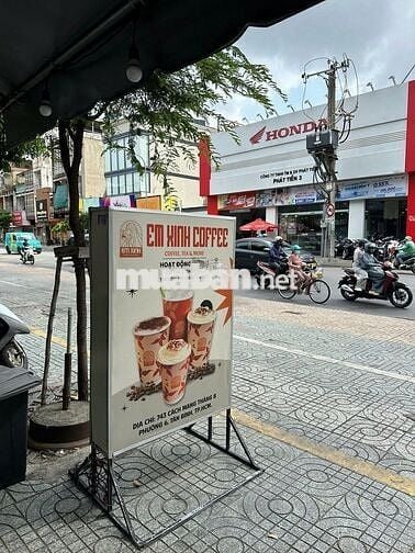 Sang lại mô hình văn phòng kết họp quán cà phê