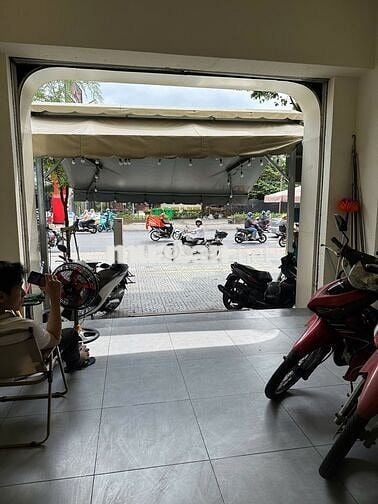 Sang lại mô hình văn phòng kết họp quán cà phê