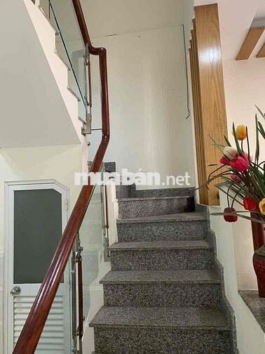 cho thuê nhà dương quãng hàm  p5 ( 4x12) lầu , 2pn , 2wc