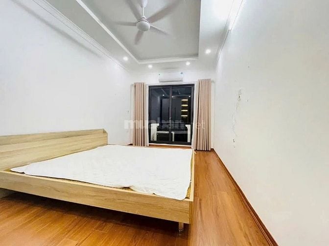 🎁 HỒ BA MẪU - SỔ ĐỎ RIÊNG -  Bán nhà Đống Đa nhỏ xinh cho gia đình