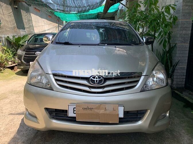 Toyota Innova 2009 Vàng cát 199km