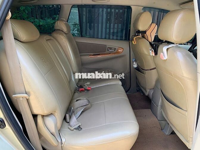 Toyota Innova 2009 Vàng cát 199km