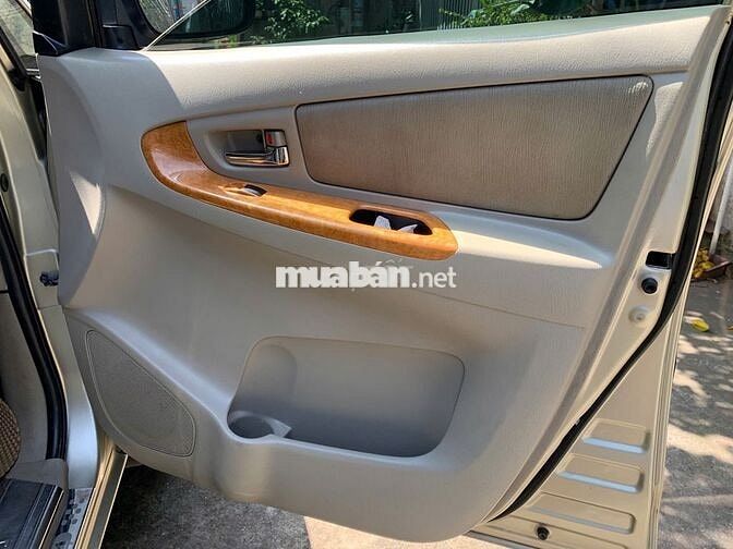 Toyota Innova 2009 Vàng cát 199km