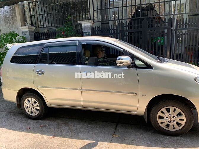 Toyota Innova 2009 Vàng cát 199km