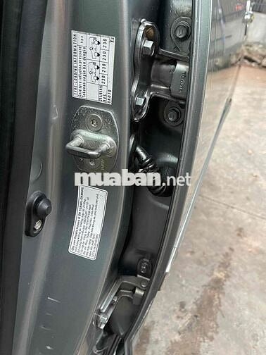 Toyota Innova GSR 2011 Bạc