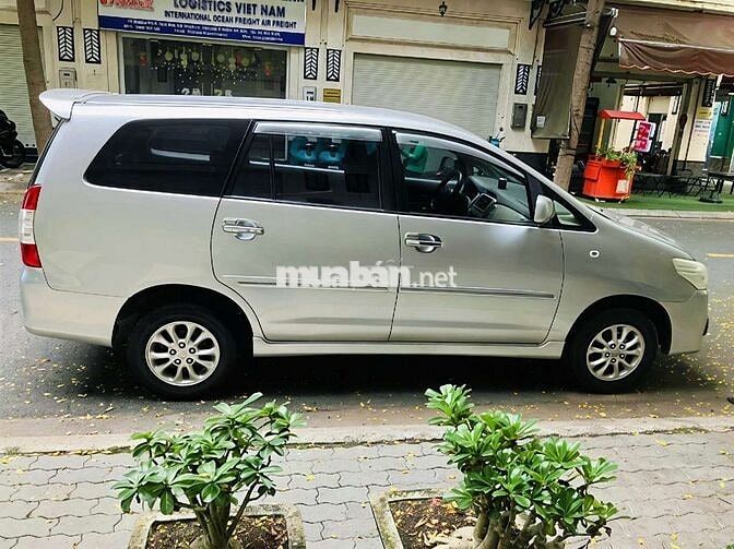 Toyota Innova bản 2.0G số tự động  đời cuối 2014