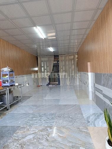 cho thuê nhà mặt tiền, đường xe 16 chỗ vào được.
