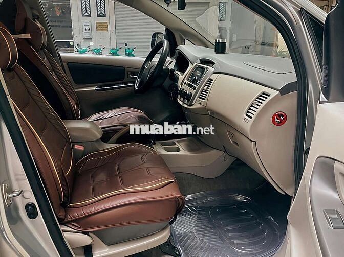 Toyota Innova bản 2.0G số tự động  đời cuối 2014