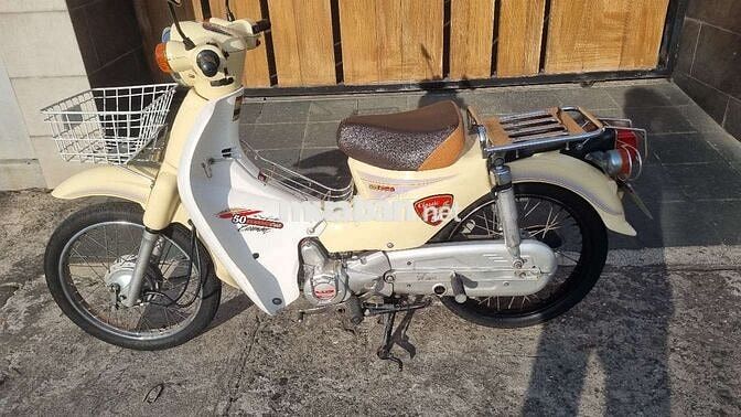 Xe máy Cup 50cc Vàng kem 50cc