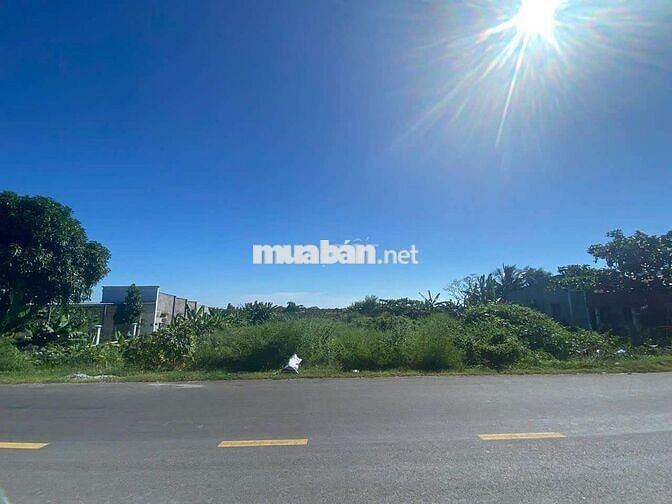 Mặt tiền DT719 lộ giới 42m, cách biển Kê Gà khoảng 450m