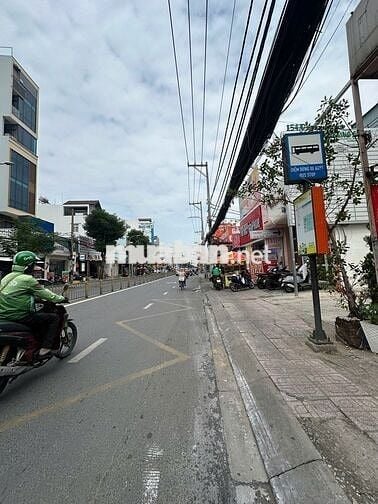 NGUYÊN CĂN MẶT TIỀN NGUYỄN THỊ THẬP, VỊ TRÍ ĐẮC ĐỊA.