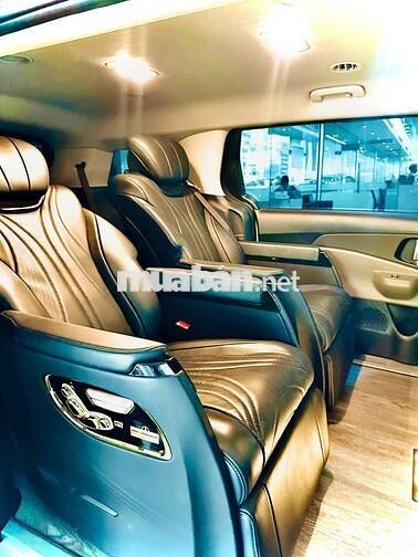 KIA Carnival Luxury Trắng 8 chỗ