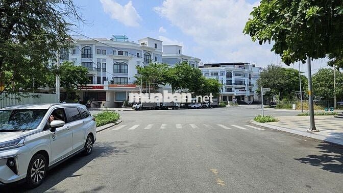 CHO THUÊ MẶT BẰNG KINH DOANH TẦNG TRỆT NGAY KĐT VẠN PHÚC GIÁ CHỈ 15TR