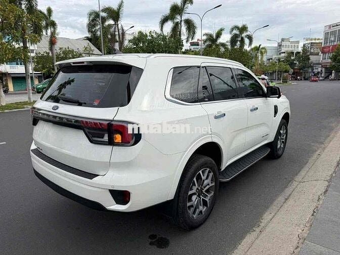 Bán Ford Everest Titanium 2025 đi lướt chính hãng
