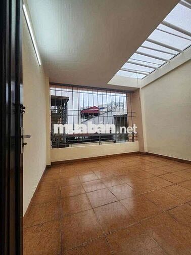 Hào Nam, 50m, Mặt ngõ 3 gác, Nhà đẹp sổ vuông, Không quy hoạch, Hiếm