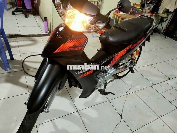 Yamaha Sirius Đen