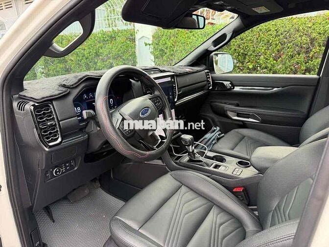 Bán Ford Everest Titanium 2025 đi lướt chính hãng