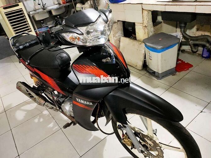 Yamaha Sirius Đen