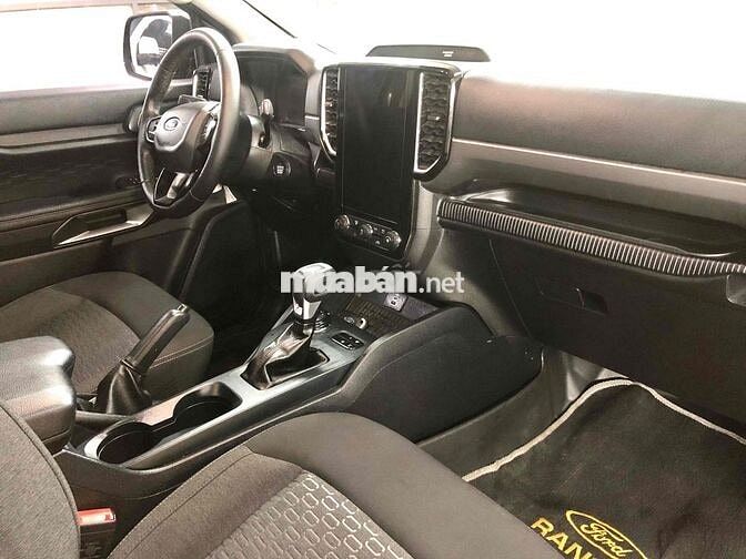 Bán Ford Ranger XLT 4x4 2022 đi ít, xhđ cao