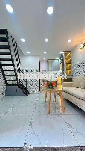 NHÀ ĐẸP  2 LẦU  GIÁ TỐT  . Q. 6.