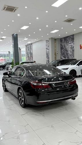 Bán Honda Accord sản xuất 2018. Xe cực đẹp.
