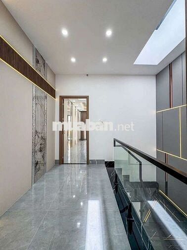 NHÀ ĐẸP NỞ HẬU - HẺM 52 HÙNG VƯƠNG