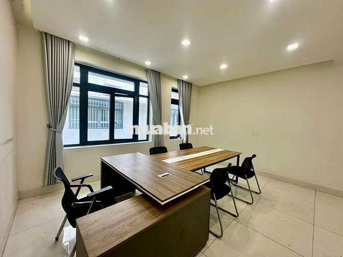 Văn phòng Vạn Phúc 20m2 sẵn nội thất, có máy lạnh, hầm xe. Giá 6 tr