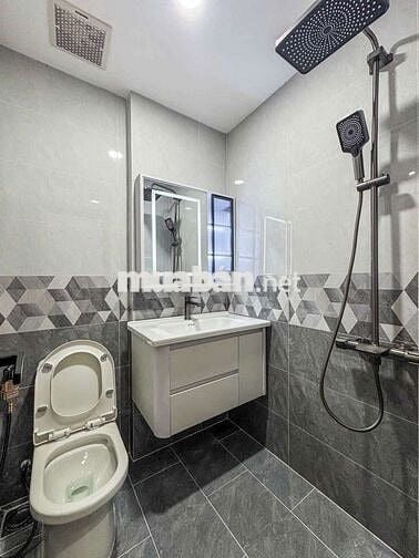 NHÀ ĐẸP NỞ HẬU - HẺM 52 HÙNG VƯƠNG