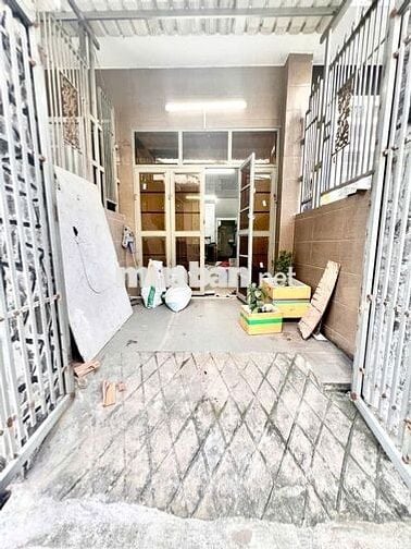 Nhà nguyên căn Trường Chinh, sát mặt tiền, hẻm xe hơi, chỉ 5,5 triệu