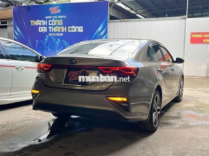 Kia Cerato 2020 1.6MT,số sàn,màu vàng,43.000 km