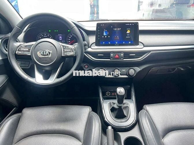 Kia Cerato 2020 1.6MT,số sàn,màu vàng,43.000 km