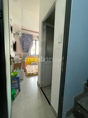 Nhà HXH dt22m2 đúc 5 tầng 3pn không lộ giới đường Âu Cơ P10,Q.Tân Bình