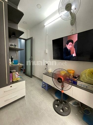Nhà HXH dt22m2 đúc 5 tầng 3pn không lộ giới đường Âu Cơ P10,Q.Tân Bình