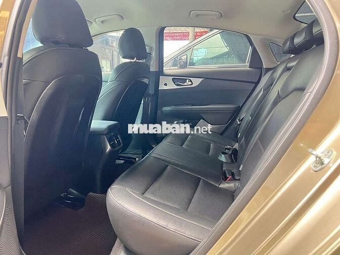 Kia Cerato 2020 1.6MT,số sàn,màu vàng,43.000 km