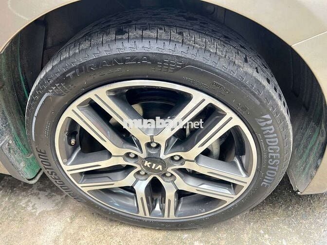 Kia Cerato 2020 1.6MT,số sàn,màu vàng,43.000 km