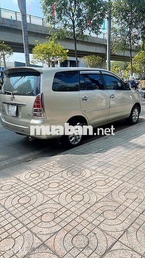 Toyota Innova G  7 chỗ màu Vàng cát