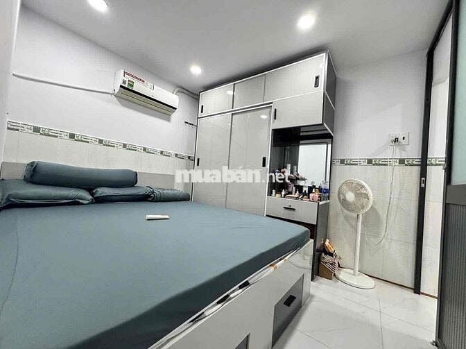 Hẻm 1sẹt Hoà Bình.  dt 44m2 .nhà rộng rãi. tặng full nội thất mới.
