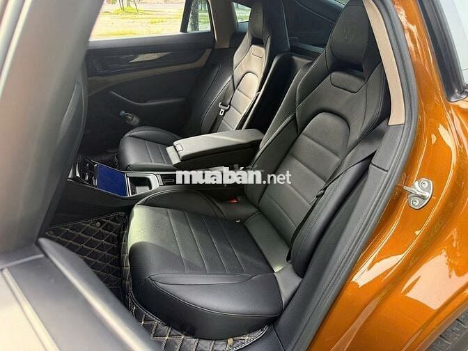 Porsche Panamera màu độc bản vàng madeira  Sx 2024