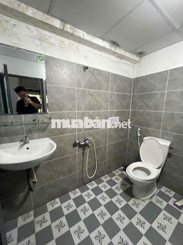 NHÀ 1 TRỆT 1 LẦU + Ở VÀ KD ĐỀU ĐƯỢC SÂN VƯỜN ĐẬU OTO