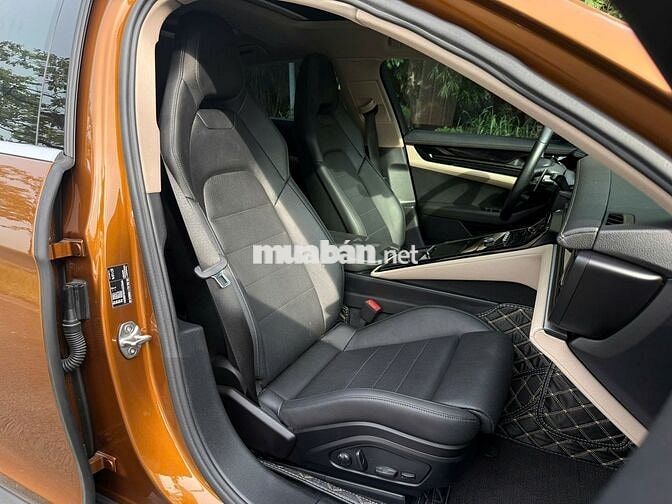Porsche Panamera màu độc bản vàng madeira  Sx 2024