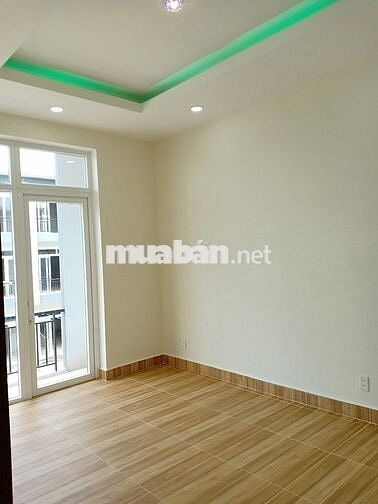Chính chủ Cần bán căn nhà phố ba tầng, view đẹp, Đức Hoà, Long An