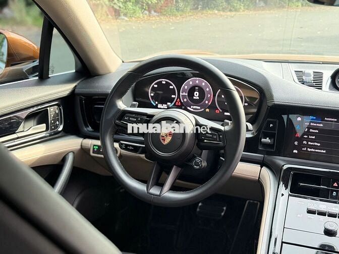 Porsche Panamera màu độc bản vàng madeira  Sx 2024