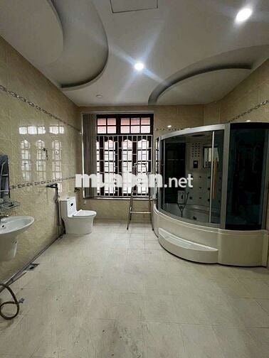 Cần cho thuê nhà mặt tiền ĐHT 17 .DT 12 x18 1 trệt 1Lửng  2Lầu 7PN 7WS