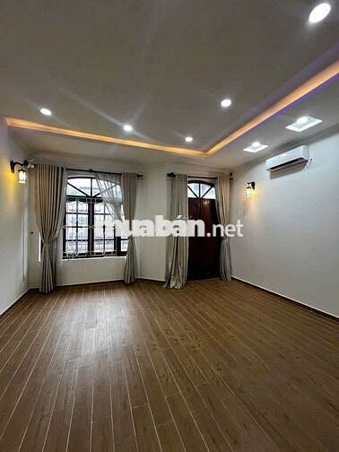 Cần cho thuê nhà mặt tiền ĐHT 17 .DT 12 x18 1 trệt 1Lửng  2Lầu 7PN 7WS