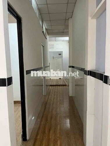 Cho thue 4 x18-2 phong-dg 12 m nha sach sẽ -phan van hớn -gần chợ