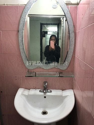 Cho thuê căn hộ chung cư mặt tiền đường Đông Hồ ngay chợ Phạm Thế Hiển